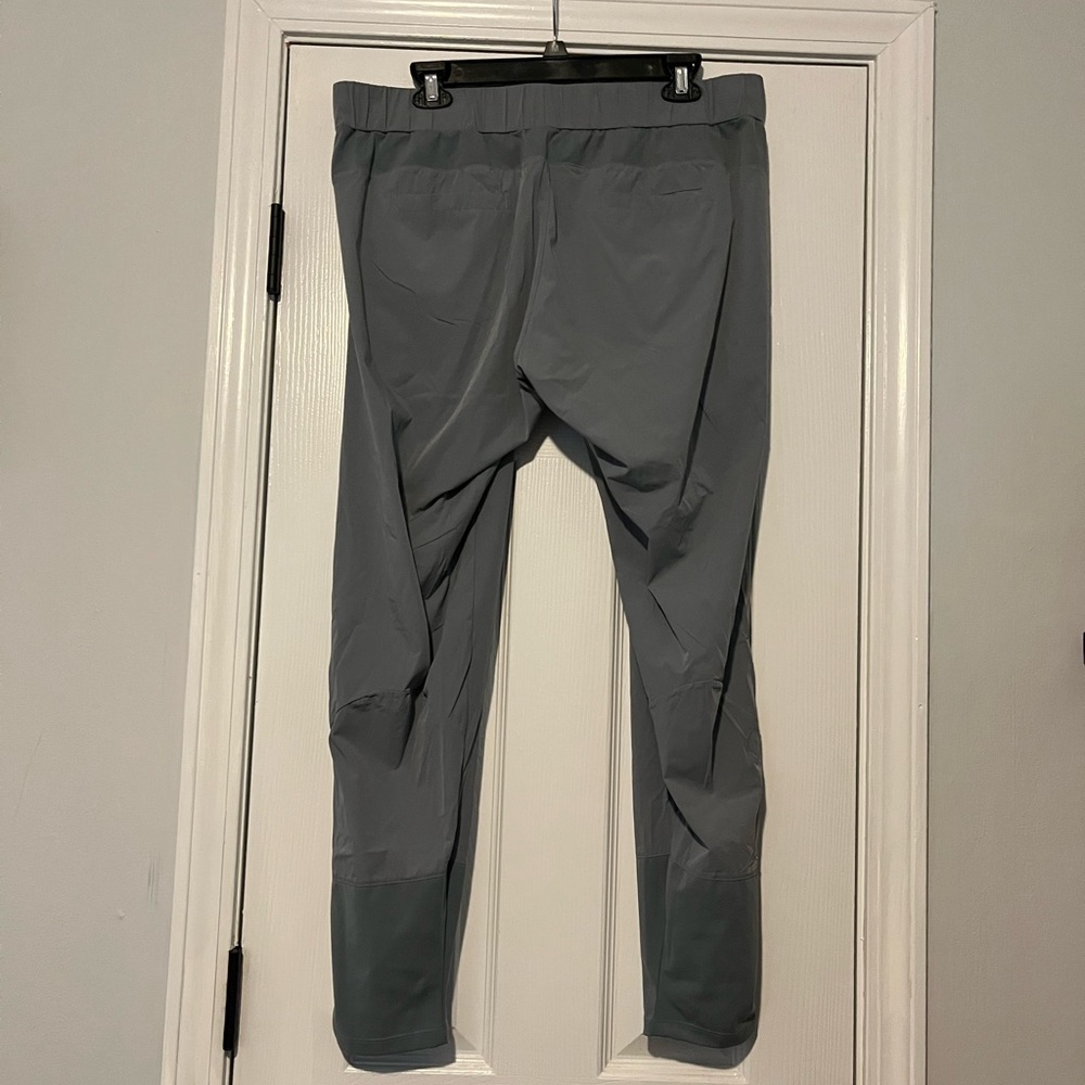 Alpha Forward Jogger - Picture 2 of 3